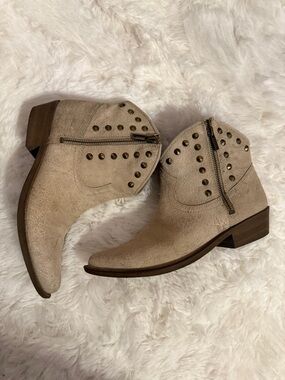 Lucky Brand Beige Suede Studded Ankle Booties